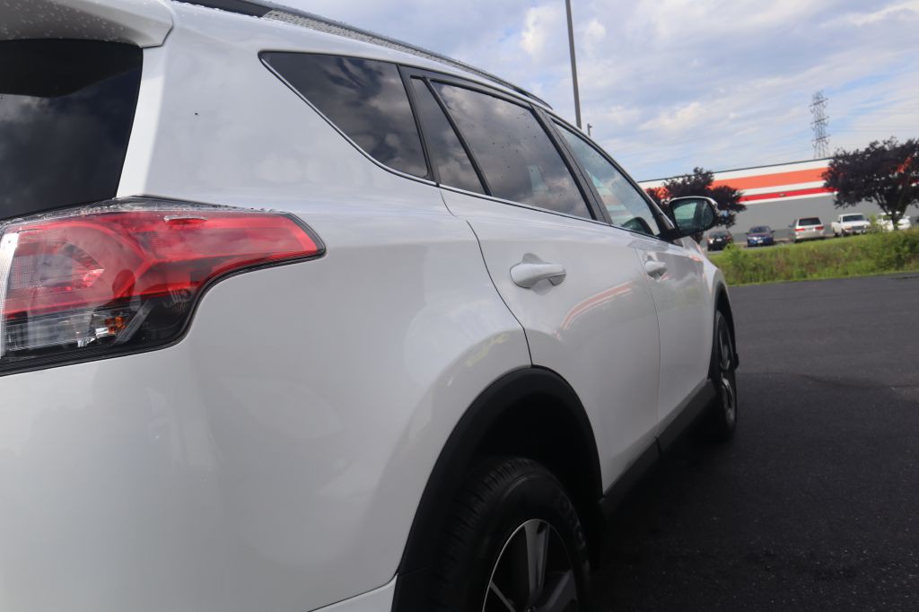 2017 Toyota Rav4 Image 24
