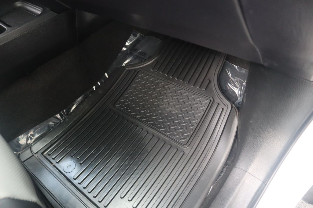 2017 Toyota Rav4 Image 31
