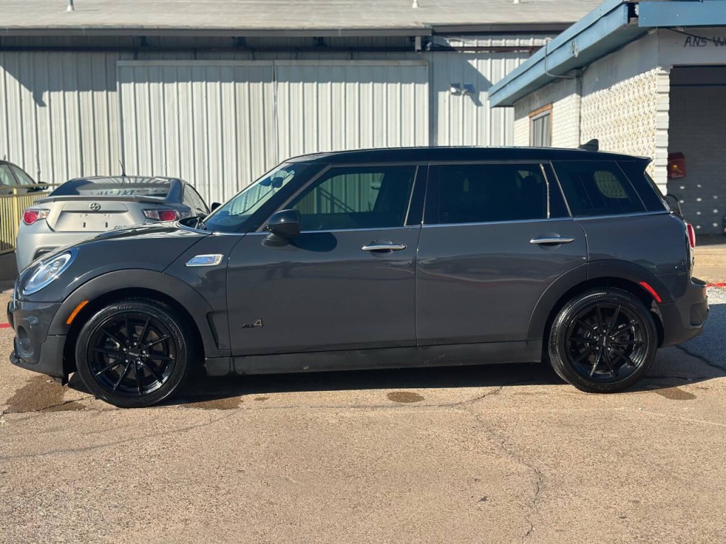 2017 MINI Cooper Clubman Image 4