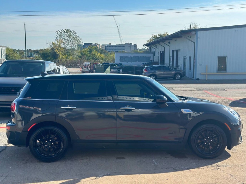 2017 MINI Cooper Clubman Image 5