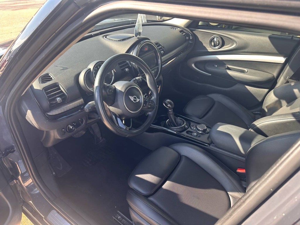 2017 MINI Cooper Clubman Image 9