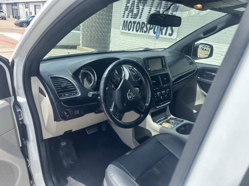 2017 Dodge Grand Caravan Image 12