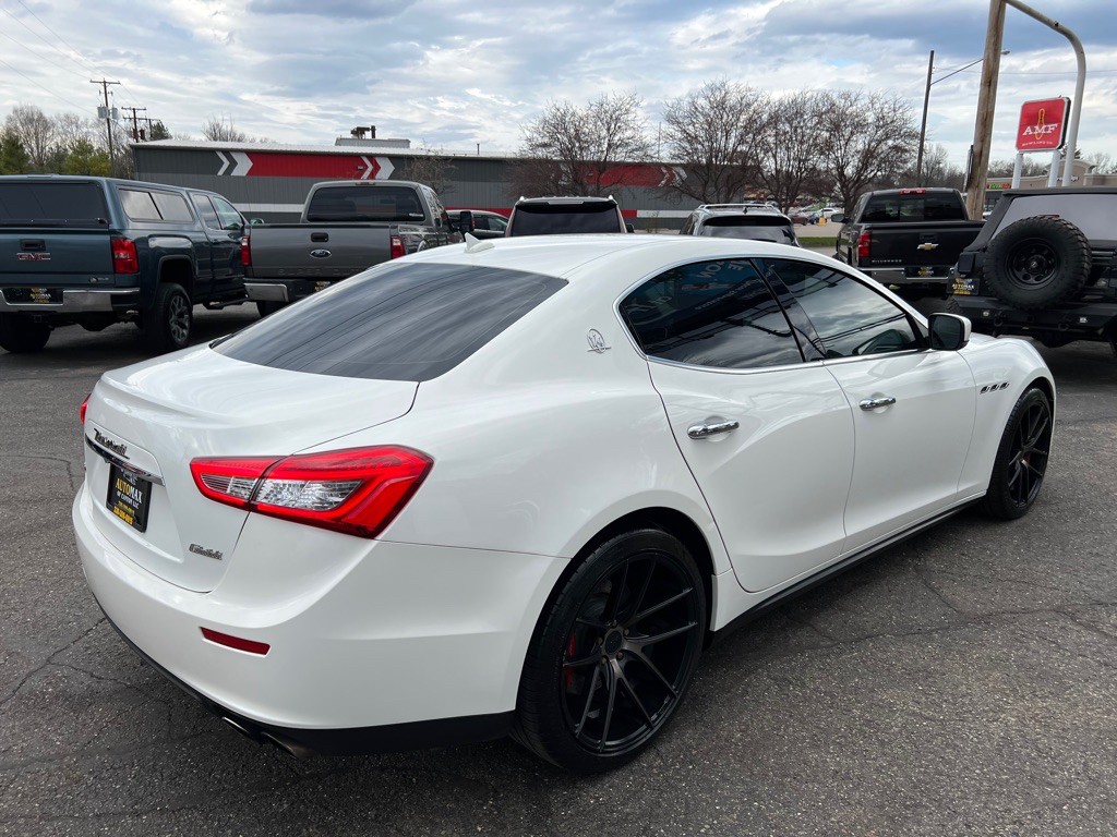 2015 Maserati Ghibli Image 2