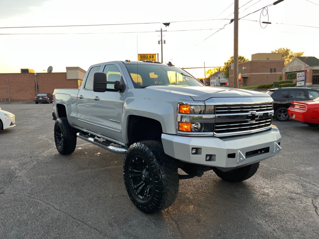 2015 Chevrolet Silverado 1500 Image 2