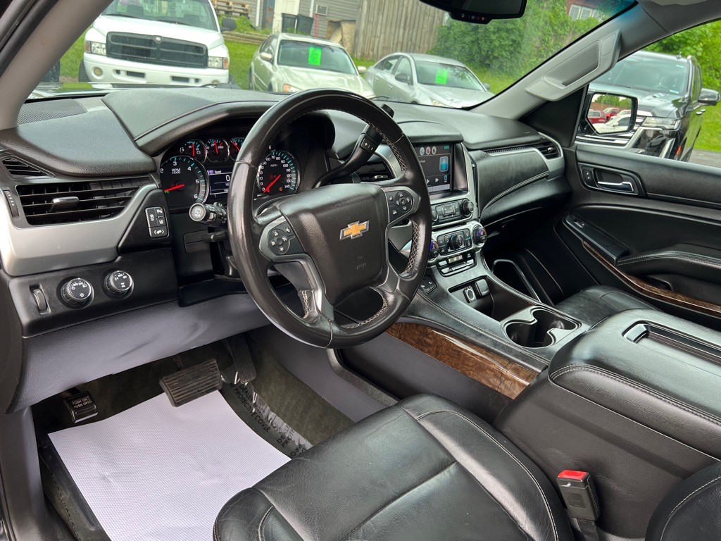 2015 Chevrolet Suburban Image 17