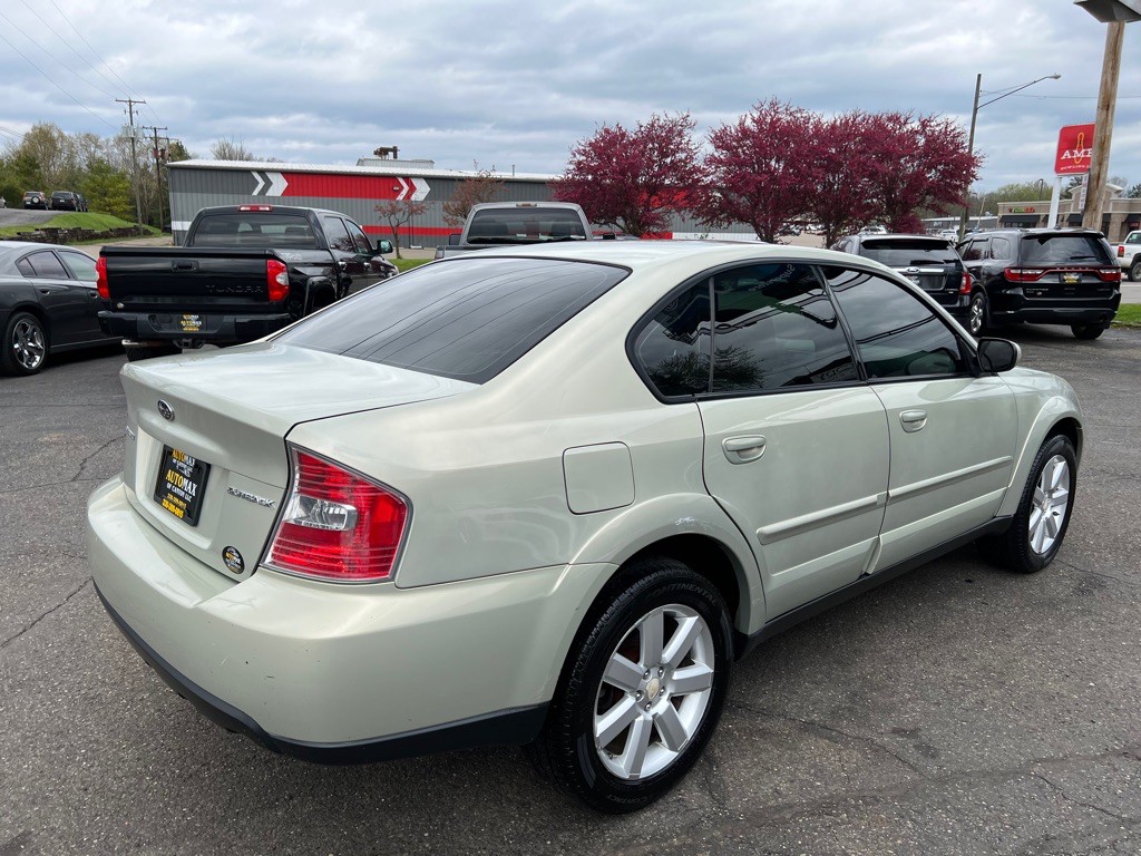 2007 Subaru Outback Image 6