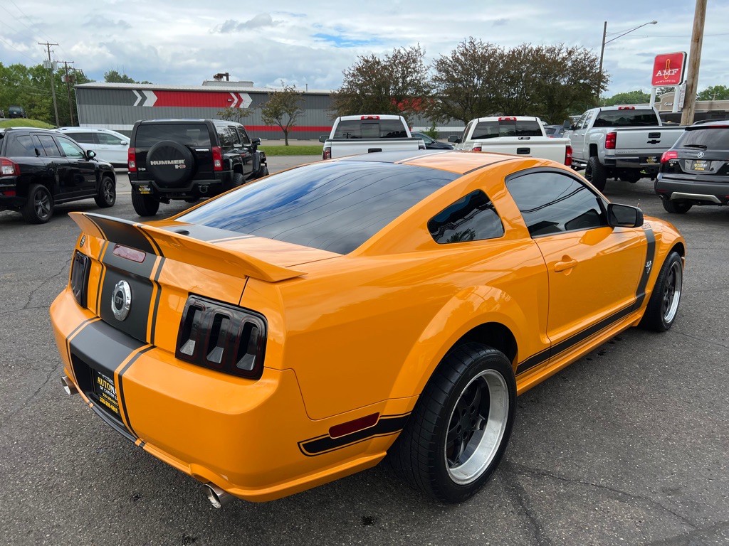 2009 Ford Mustang Image 2