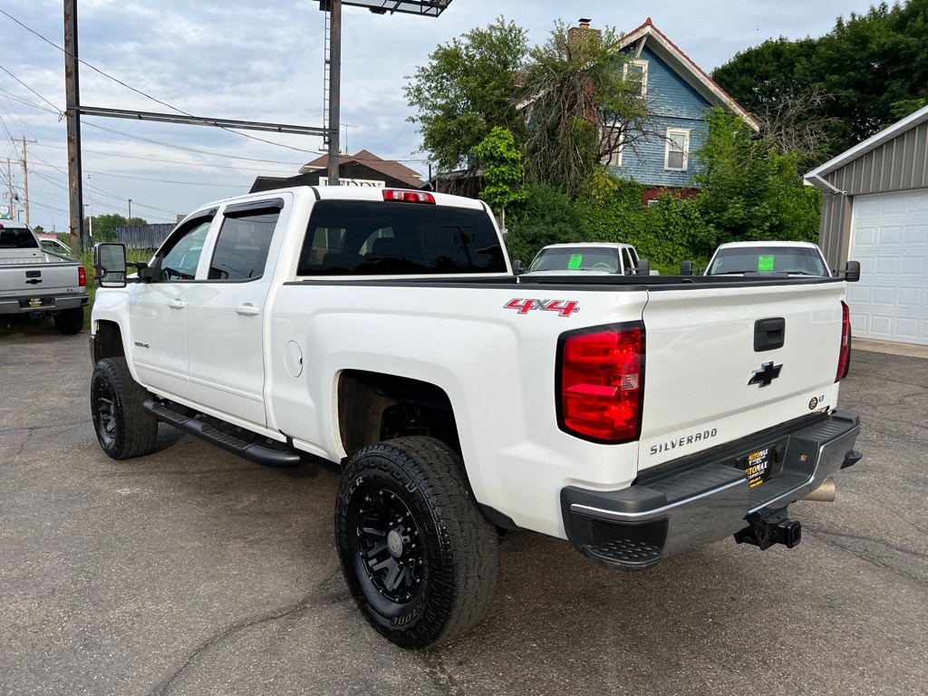 2016 Chevrolet Silverado 1500 Image 2