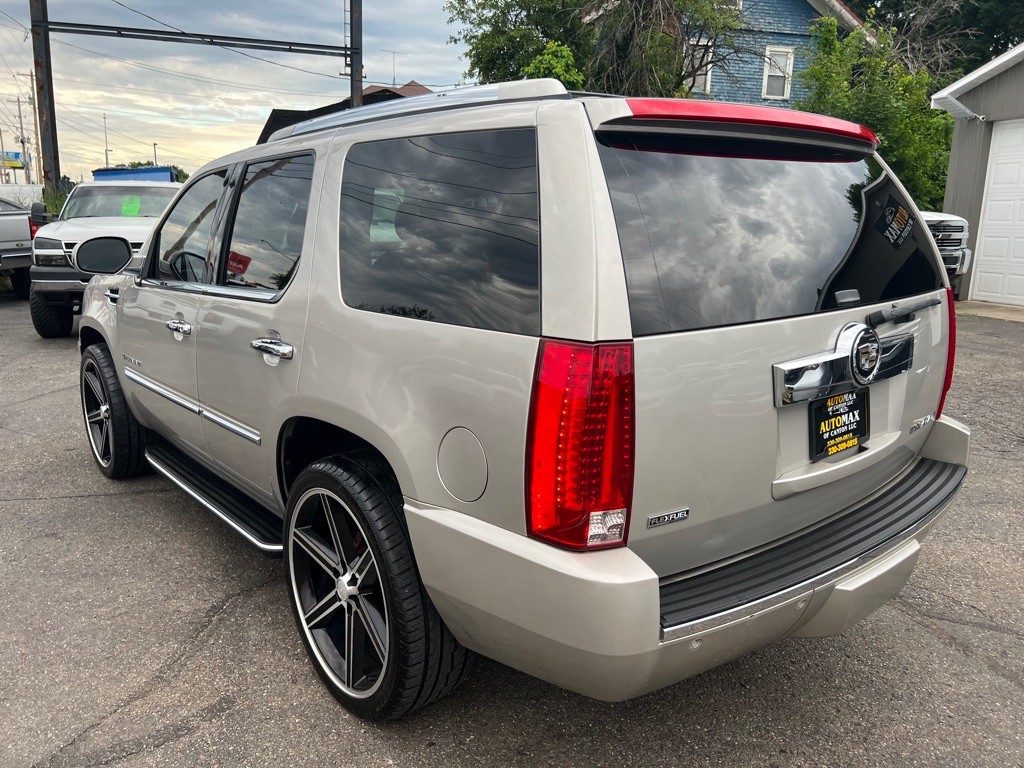 2009 Cadillac Escalade Image 6