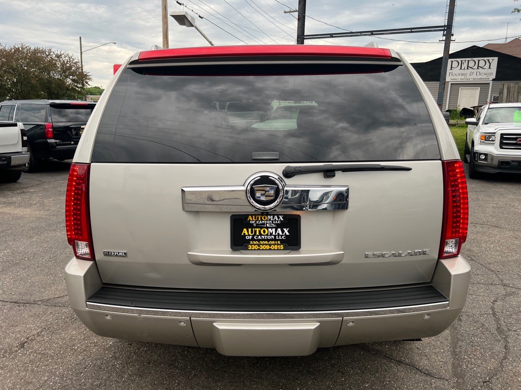 2009 Cadillac Escalade Image 8