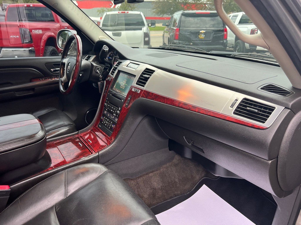 2009 Cadillac Escalade Image 10