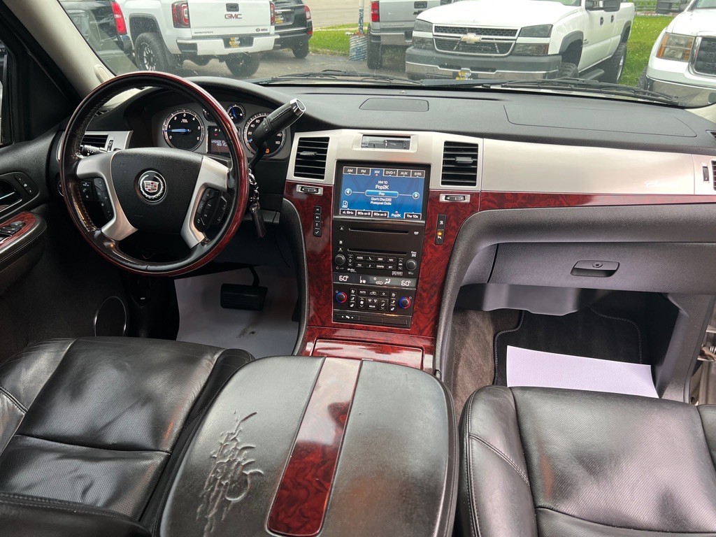 2009 Cadillac Escalade Image 13