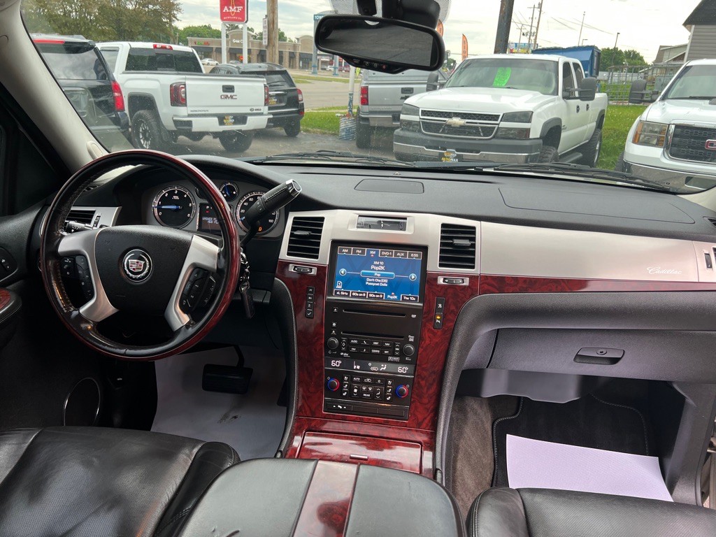 2009 Cadillac Escalade Image 14