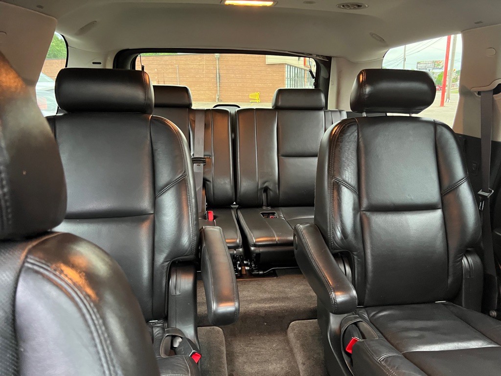 2009 Cadillac Escalade Image 18