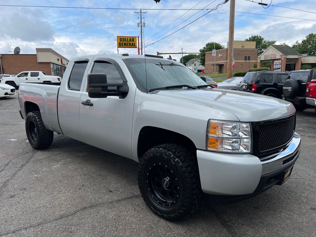 2010 Chevrolet Silverado 1500 Image 2