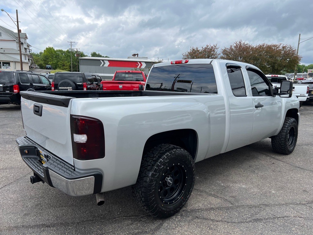 2010 Chevrolet Silverado 1500 Image 3