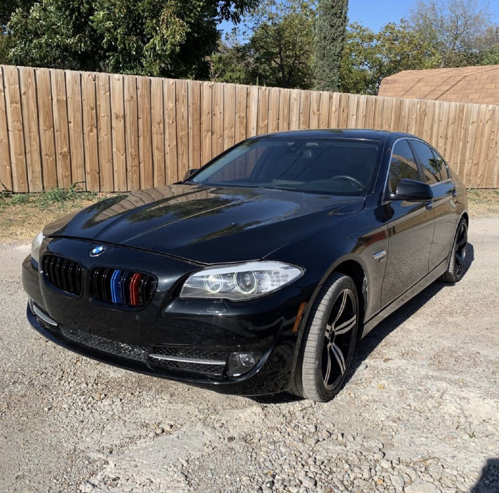 2011 BMW 5 Series Image 3