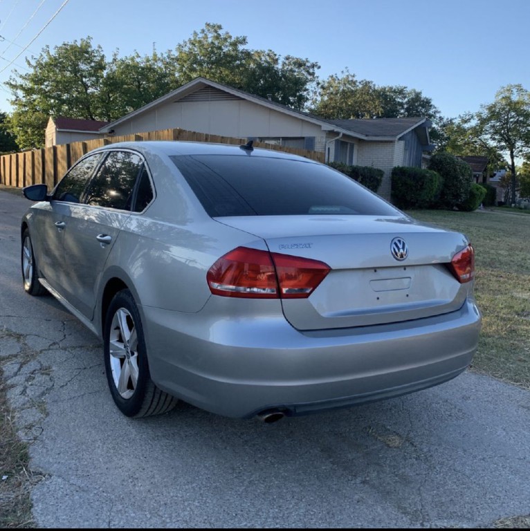 2012 Volkswagen Passat Image 3