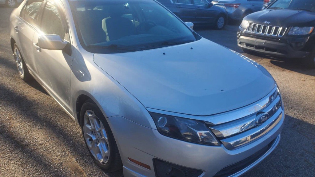 2011 Ford Fusion Image 2