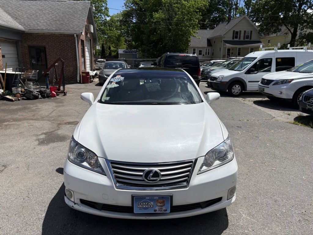 2011 Lexus ES 350 Image 2