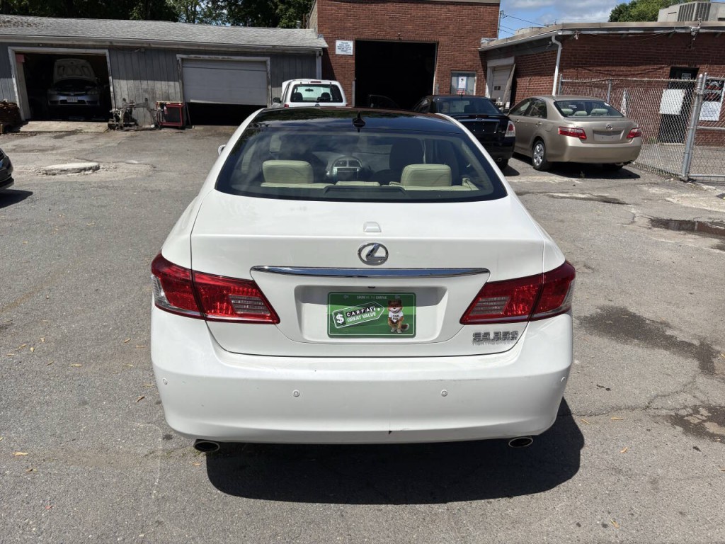 2011 Lexus ES 350 Image 6