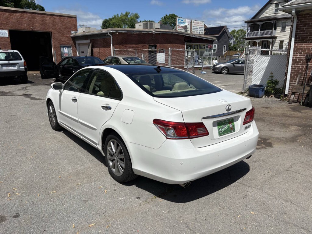2011 Lexus ES 350 Image 7