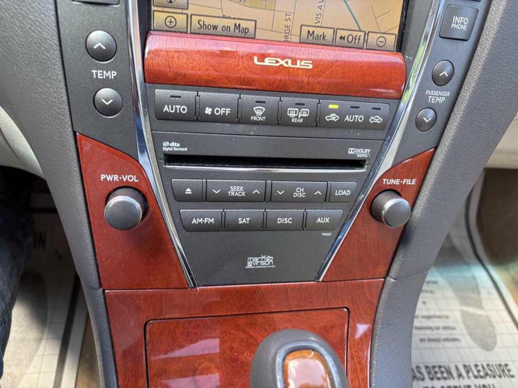 2011 Lexus ES 350 Image 17