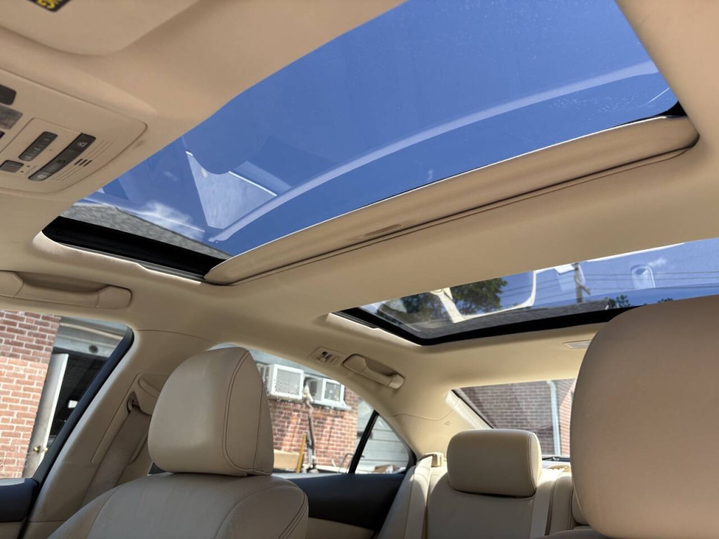 2011 Lexus ES 350 Image 19