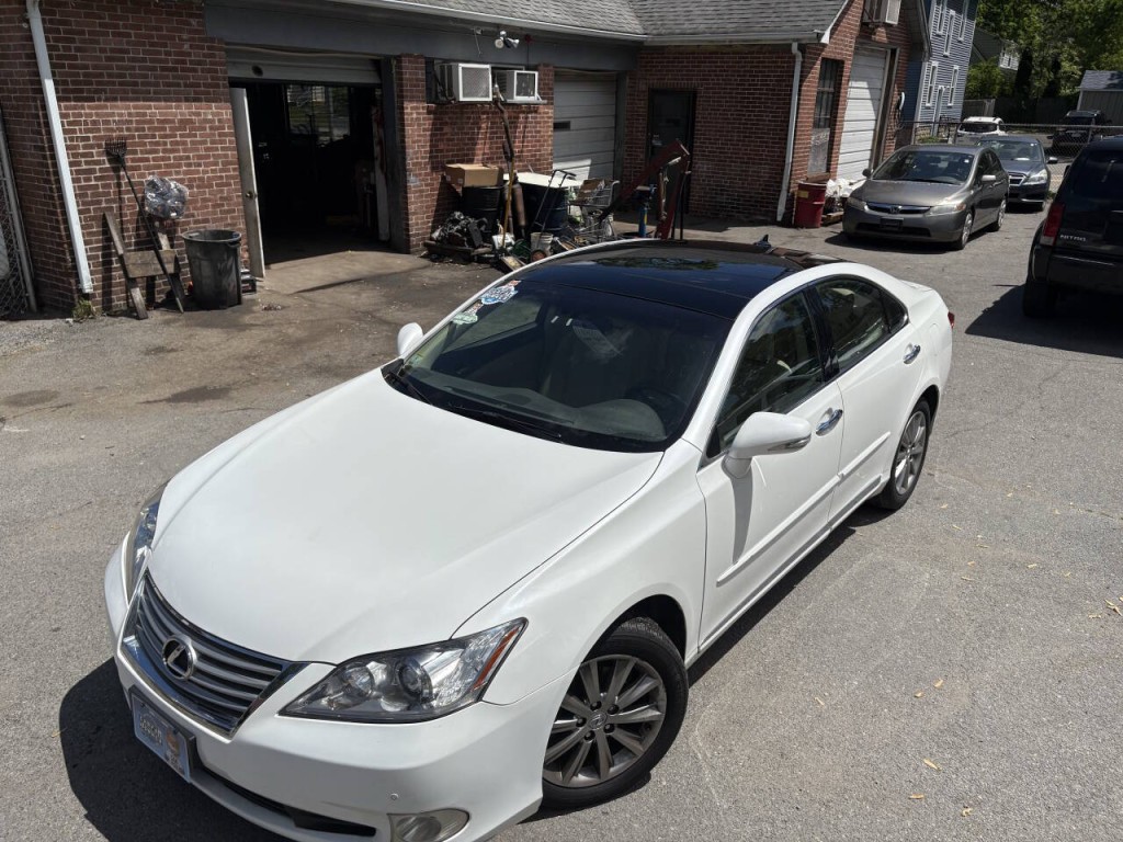 2011 Lexus ES 350 Image 28