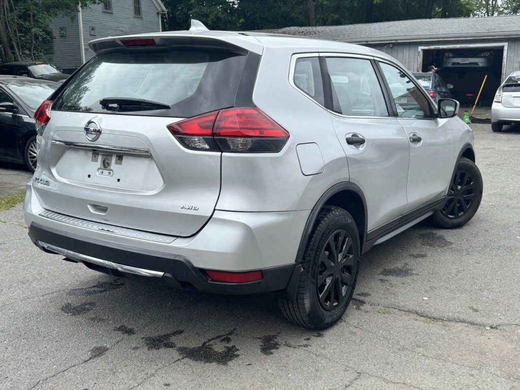 2017 Nissan Rogue Image 3
