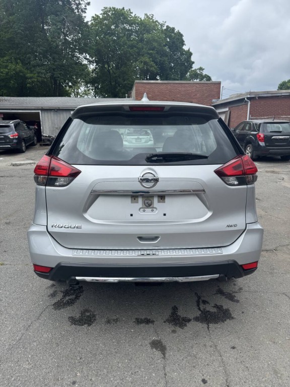 2017 Nissan Rogue Image 4