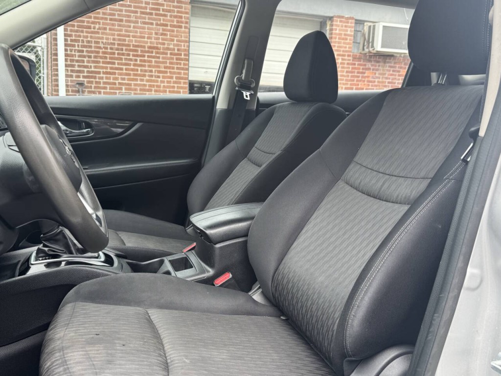 2017 Nissan Rogue Image 12