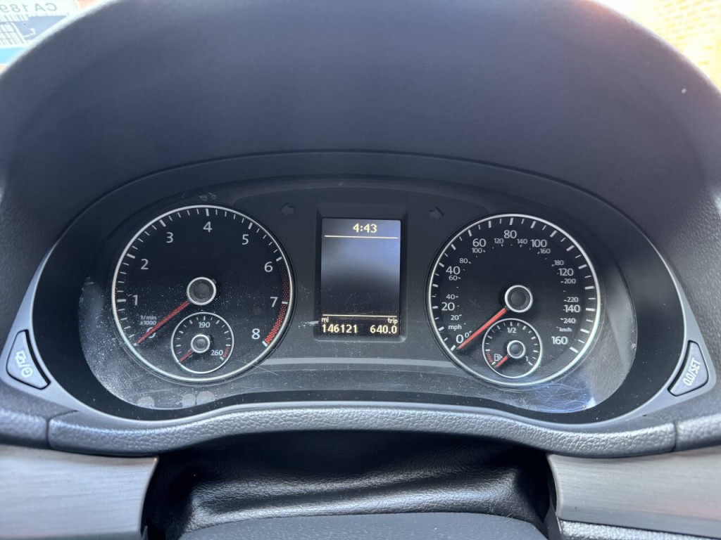 2015 Volkswagen Passat Image 16