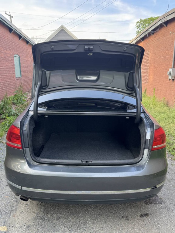 2015 Volkswagen Passat Image 20