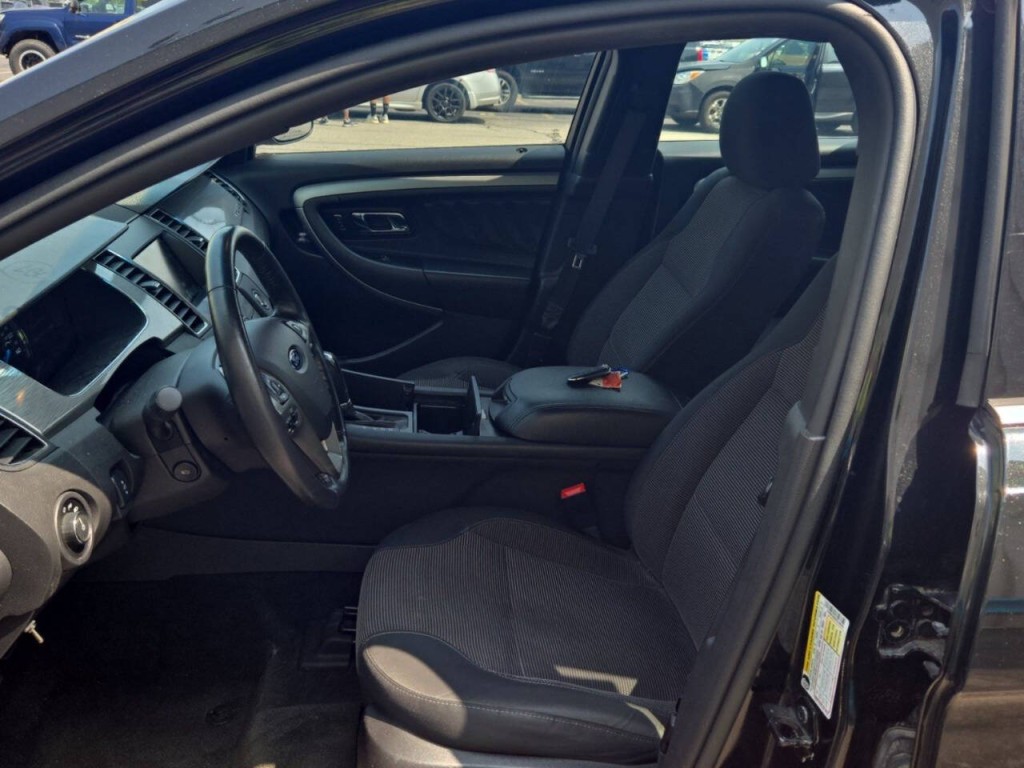 2015 Ford Taurus Image 4
