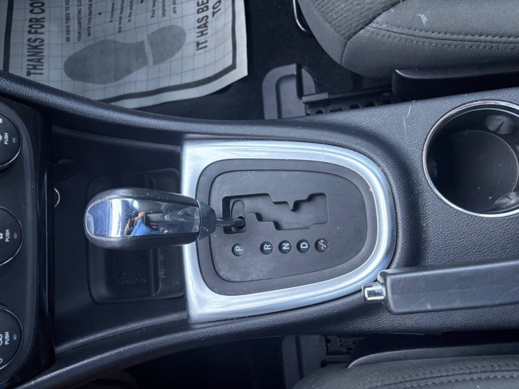 2011 Chrysler 200 Image 18