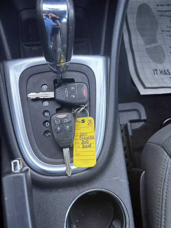 2011 Chrysler 200 Image 24