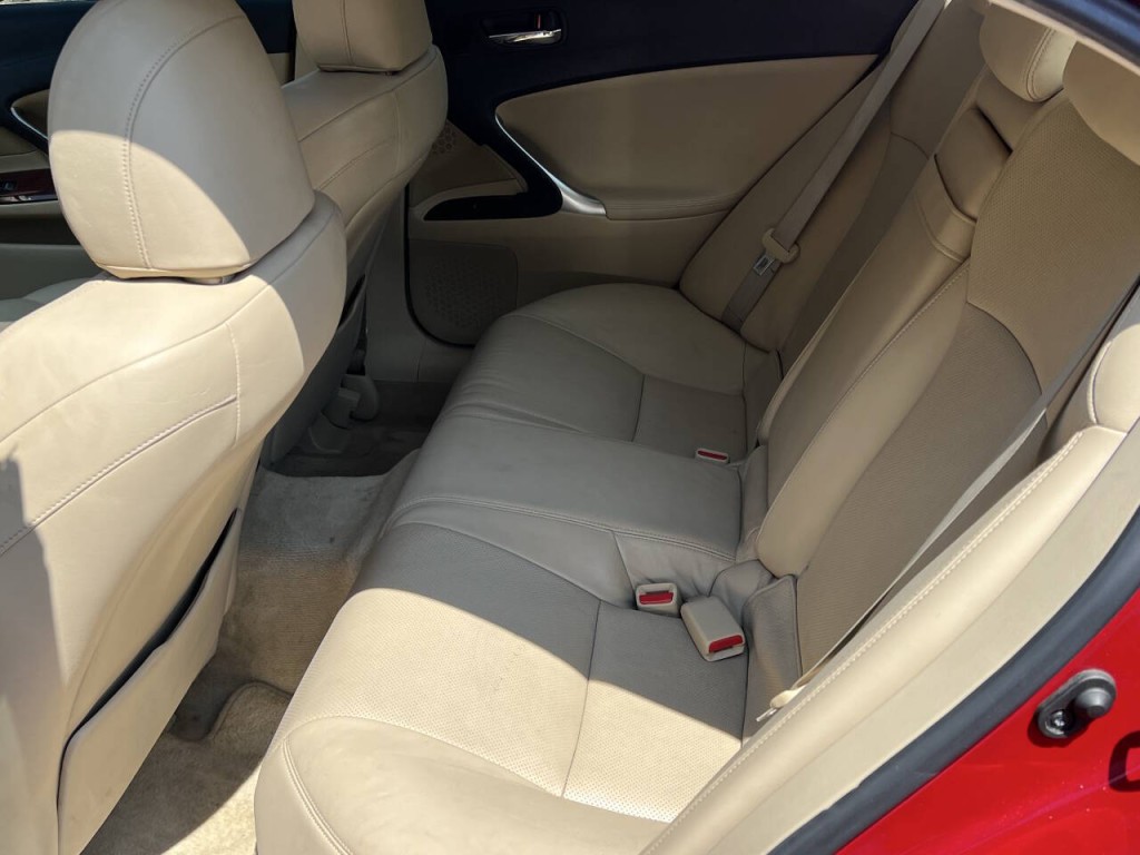 2007 Lexus IS 250 Image 16