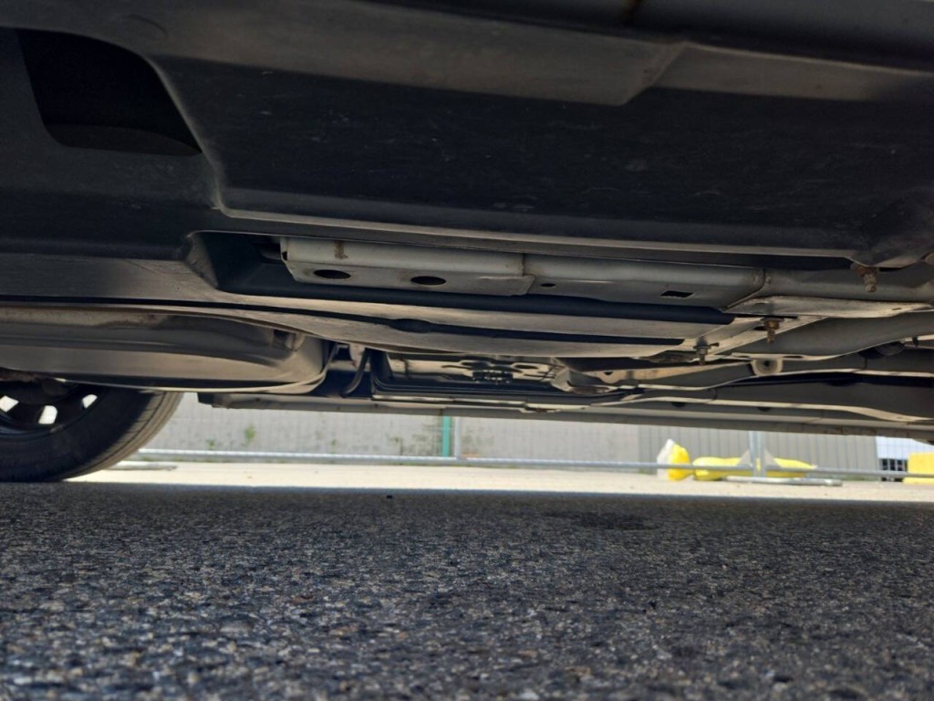 2014 Chrysler 200 Image 11