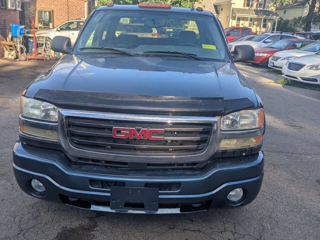 2007 GMC Sierra 2500 Image 2