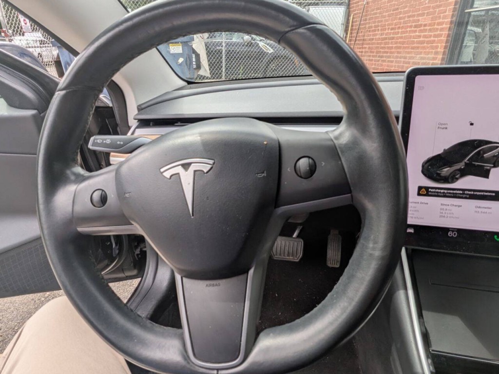2018 Tesla Model 3 Image 17