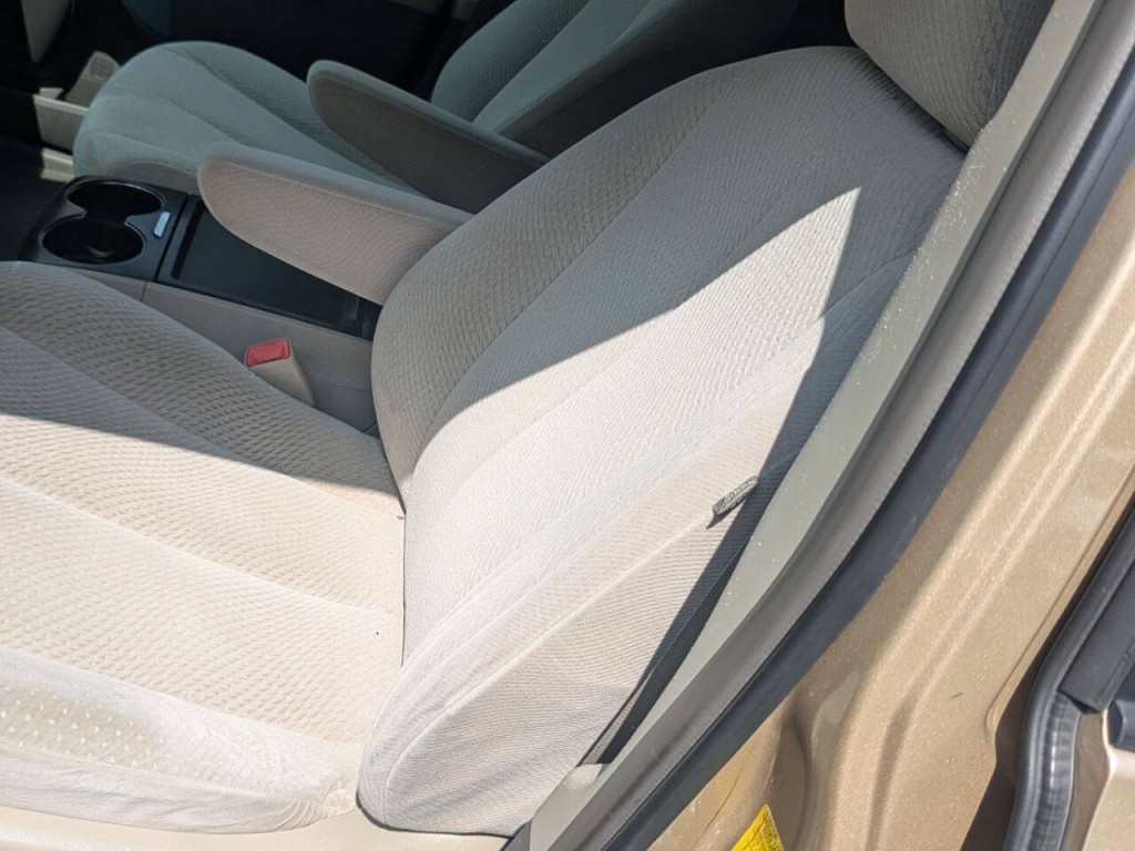 2011 Toyota Sienna Image 12