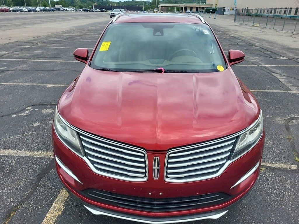 2015 Lincoln MKC Image 2