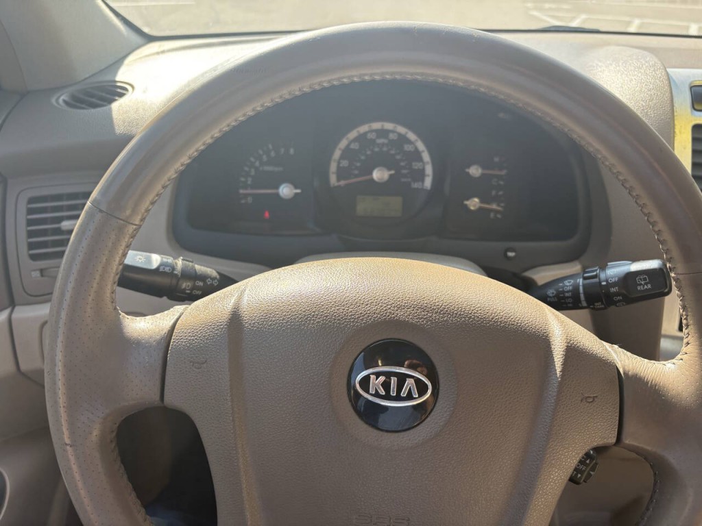 2005 Kia Sportage Image 12