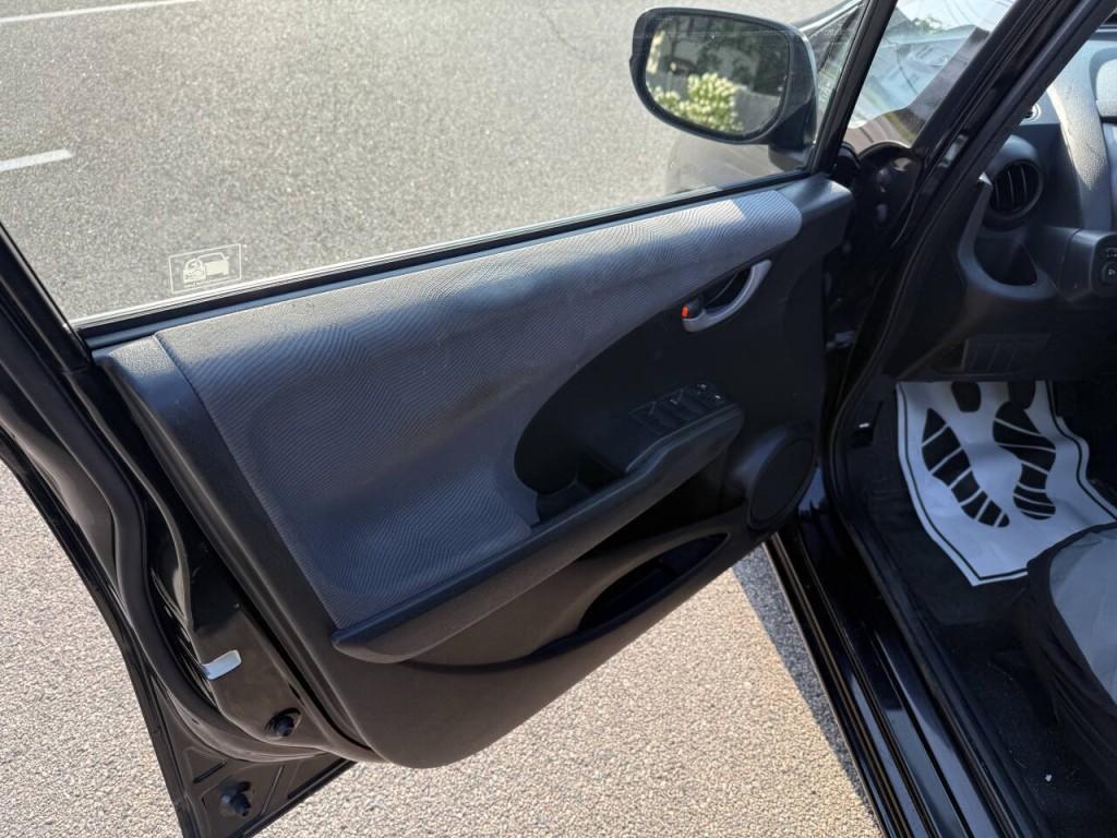 2010 Honda Fit Image 8