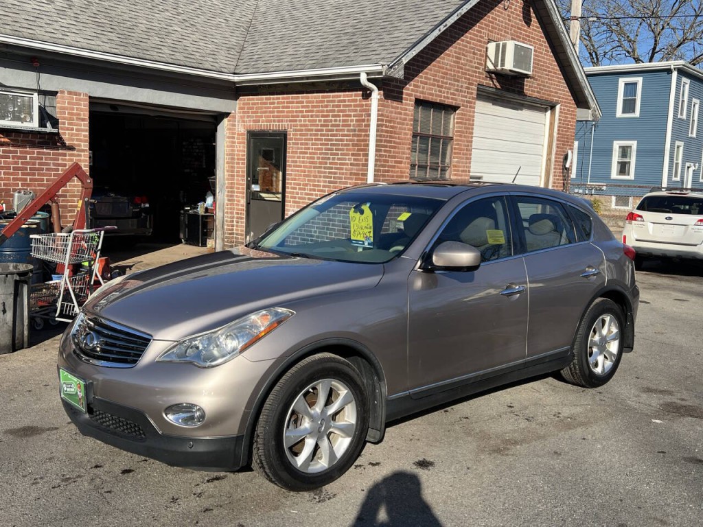 2010 INFINITI EX35 Image 3