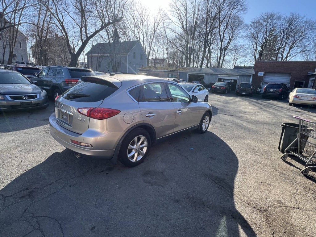 2010 INFINITI EX35 Image 6
