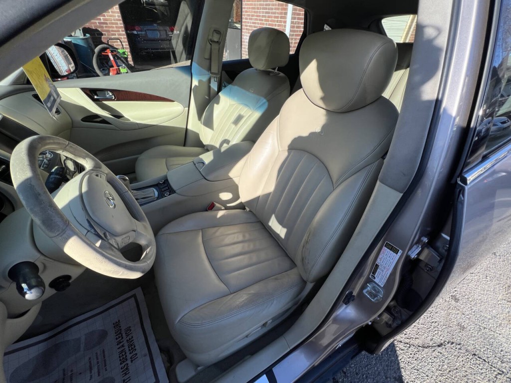 2010 INFINITI EX35 Image 14
