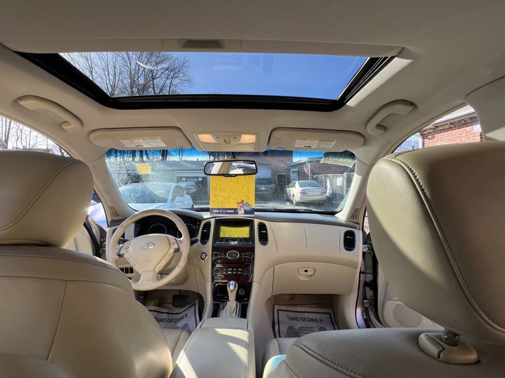 2010 INFINITI EX35 Image 17