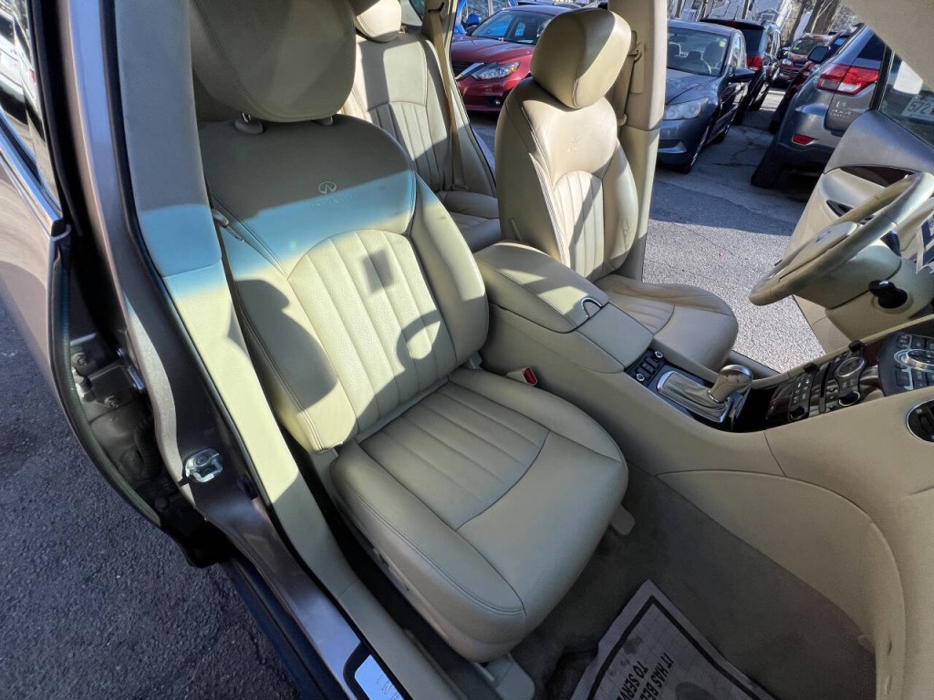 2010 INFINITI EX35 Image 19